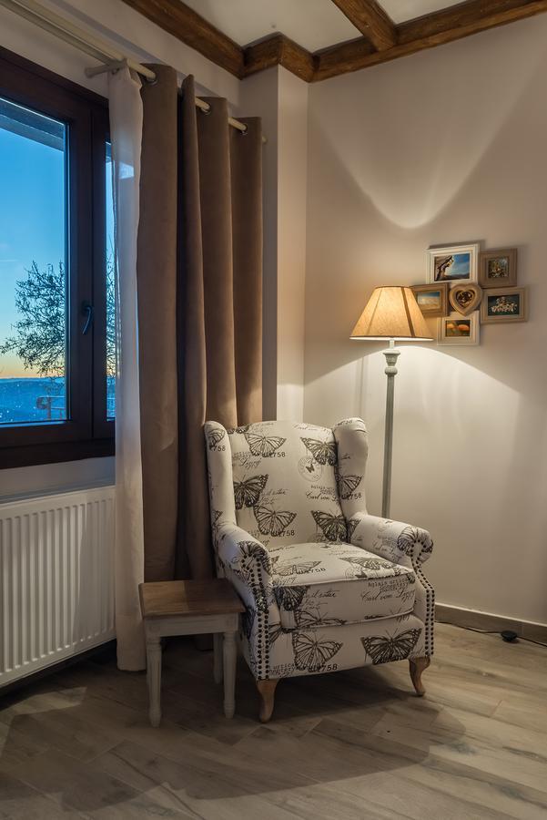 Almondhouse Suites With Fireplace - Adults Only Arájova Exterior foto